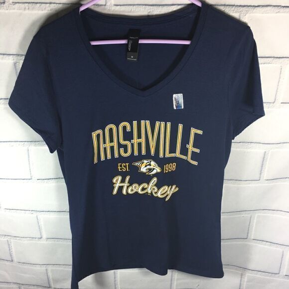 Source Unknown Tops - NASHVILLE PREDATORS Hockey T Shirt Size Medium V Neck Est 1998